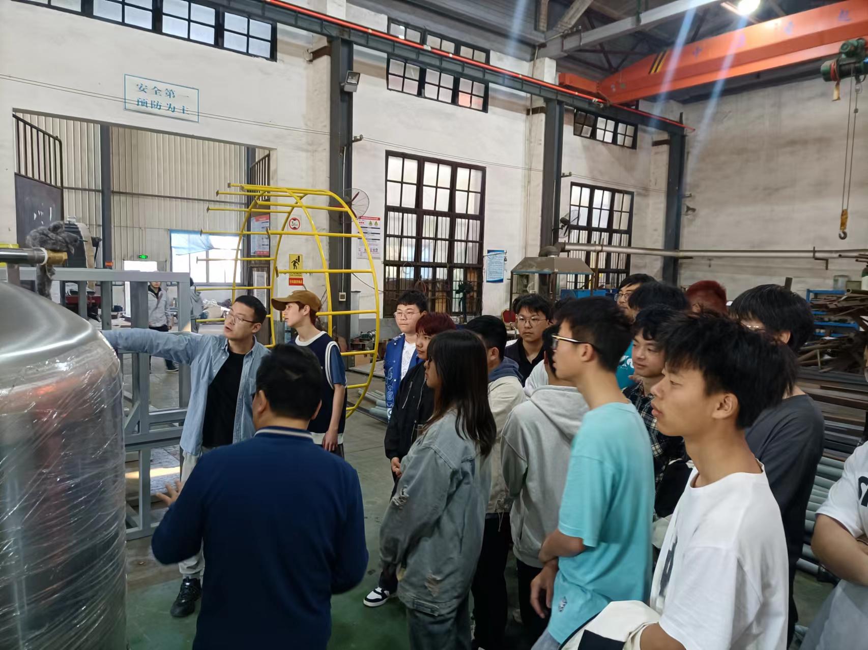 湖南工程学院近200名学生来乐动在线认知实习